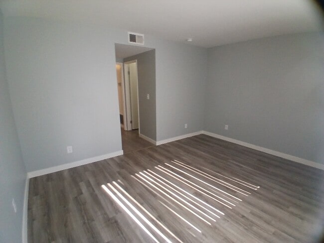 27311 Camp Plenty Rd unit 41, Santa Clarita, CA 91351 - photo 2