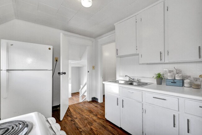 416 W Saginaw St unit 1st Floor, Lansing, MI 48933 - photo 7