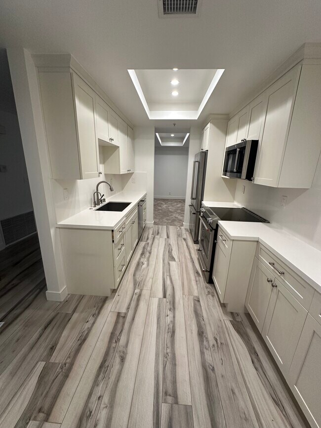 2131 Century Park Ln unit 218, Los Angeles, CA 90067 - photo 6