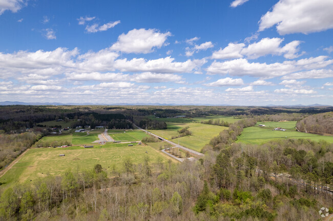 Dawson County Georgia is a beautiful place that sits just below the Blue Ridge Mountains.