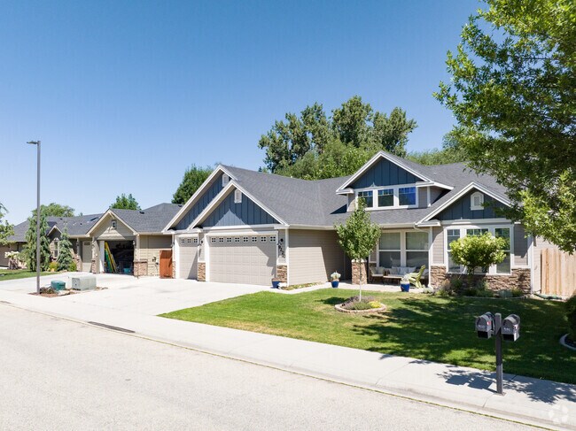 Homes in Eagle range from one-story modern craftsman houses to multi-million-dollar estates.
