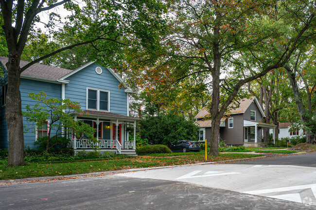 Row of single family homes on Broadway in Ann Arbor.