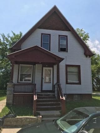 1327 W Albany Place, Milwaukee, WI 53206