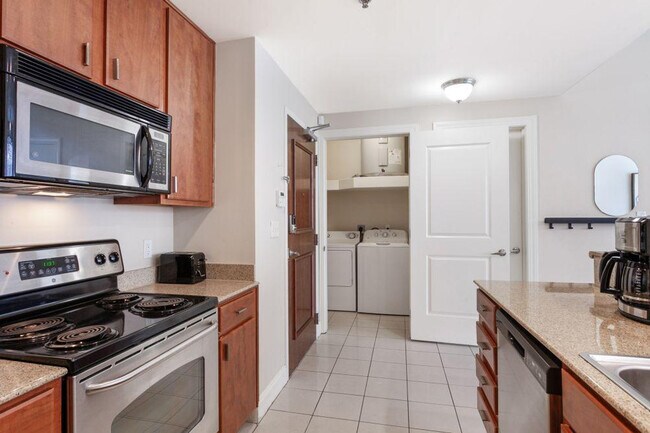 925 Common St unit ID1266921P, New Orleans, LA 70112 - photo 2