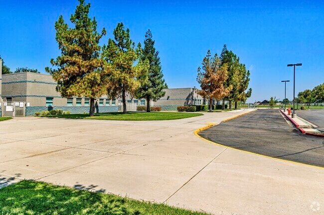Barbara Spratling Middle School in Keyes Ca offers courses across several buildings.