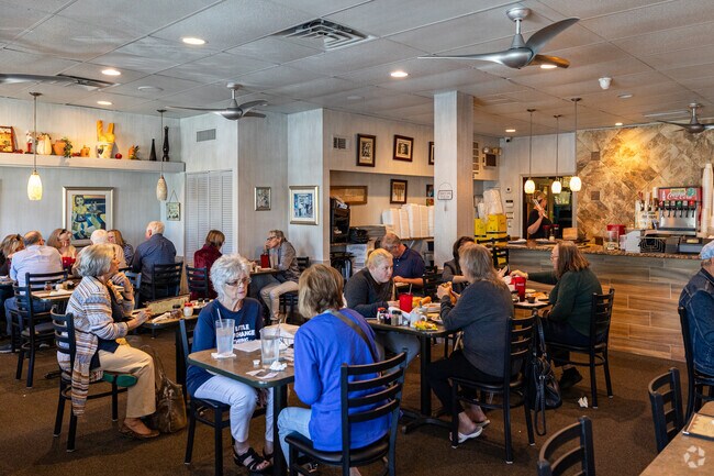 Pizza Pub is a local favorite for fresh pizza and Italian dishes in Cypress Lake.