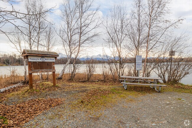 Walby Lake has public access for boat launches, or an afternoon of fishing.