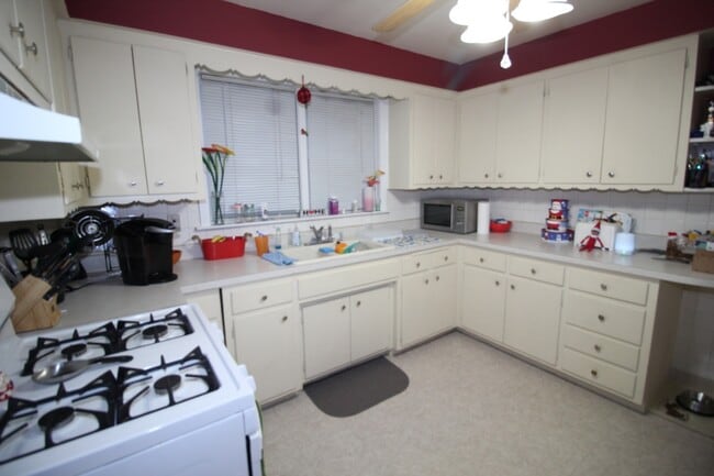 10944 S Artesian Ave unit 1, Chicago, IL 60655 - photo 5