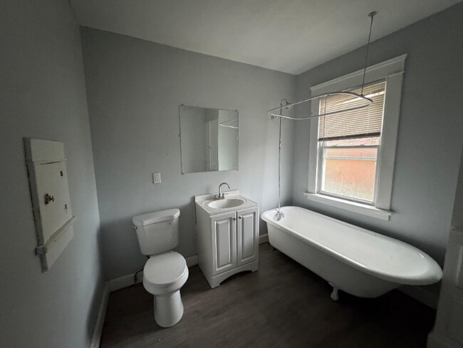 19901 Naumann Ave, Cleveland, OH 44119 - photo 3