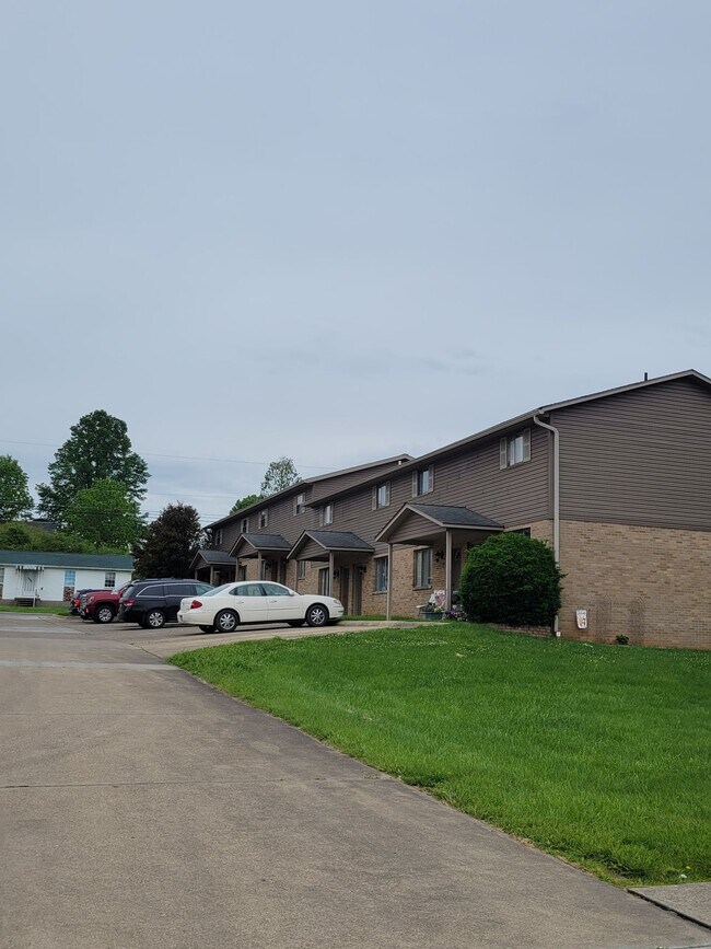 1600 Knotts Ave, Parkersburg, WV 26101