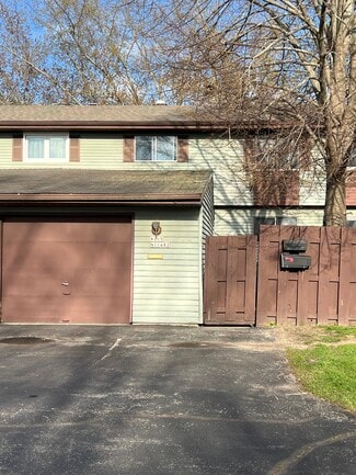 W165N11482 Royal Ct, Germantown, WI 53022