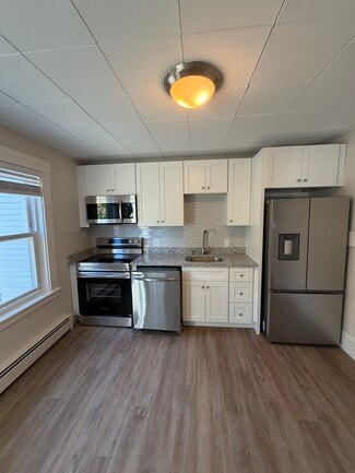 27 Grove St Unit Back, Reading, MA 01867