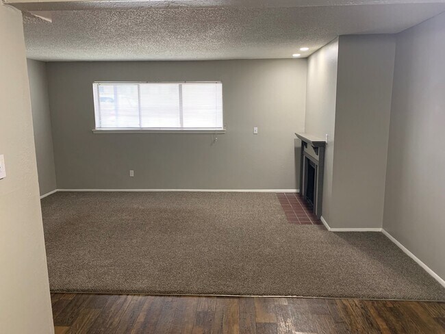 Villas on Rock, Wichita, KS 67207 - photo 4