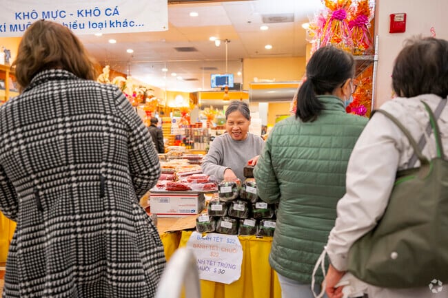 There are tons of snacks sold at O Mai and it is located in the Santee area.