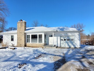 5102 University Ave, Cedar Falls, IA 50613