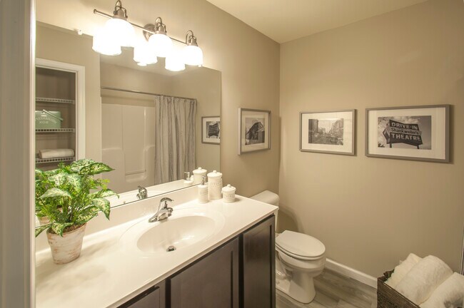 Stargrass Hall Bath.JPG