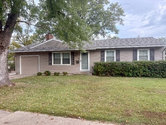 5330 SW 31st St, Topeka, KS 66614