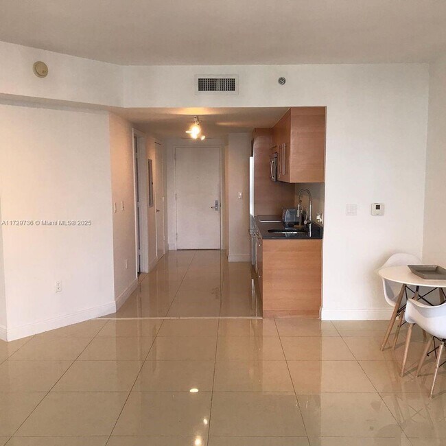 Icon Brickell Tower 1 unit 4812, Miami, FL 33131 - photo 6