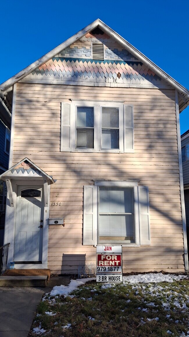 1330 Vermont St, Lawrence, KS 66044