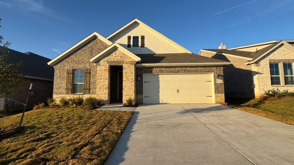 3519 Helena St, Gainesville, TX 76240 - photo 1