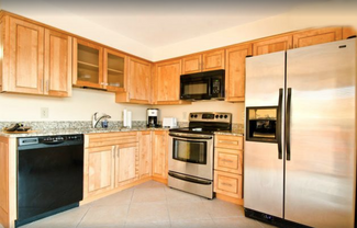 22 Oceanside Place, Narragansett, RI 02882