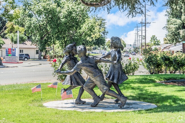 Residents appreciate the unique statues that decorate Granada Park’s public spaces.