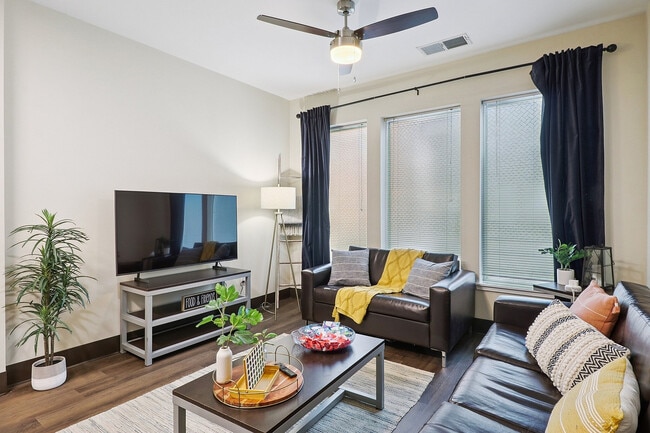 The Hue, Savannah, GA 31401 - photo 5