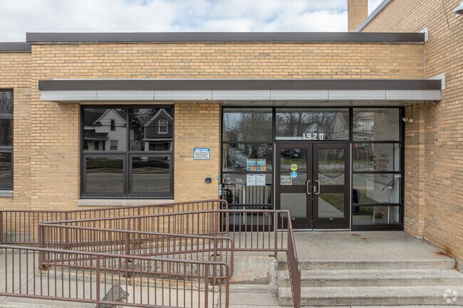 Godfrey Elementary School, entrance.