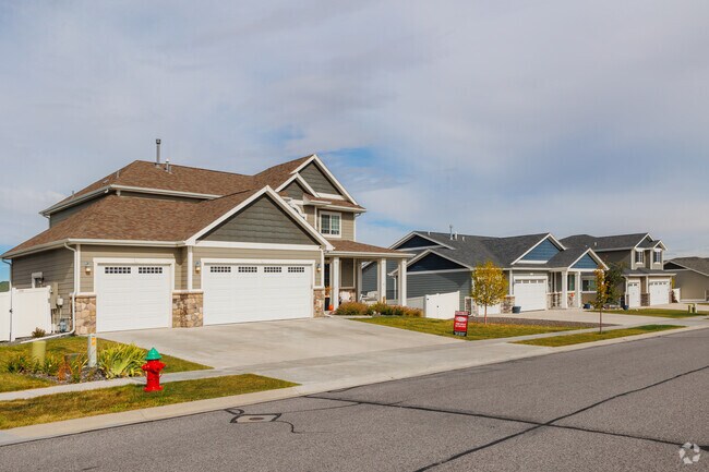 Prices range in The Pointe from $450,000 for a single-story to $770,000 for a two-story.