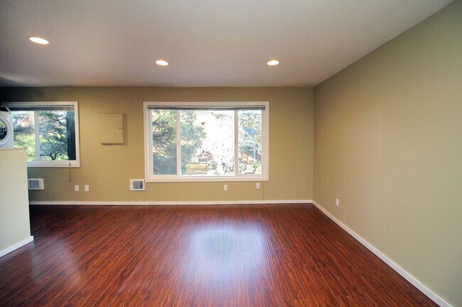 4232-4232 SE Cesar Estrada Chavez Blvd unit 4214, Portland, OR 97202 - photo 5