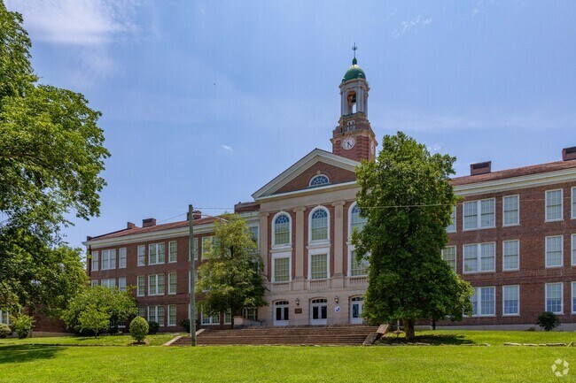 West End Middle School is located in the West End neighborhood of Nashville.