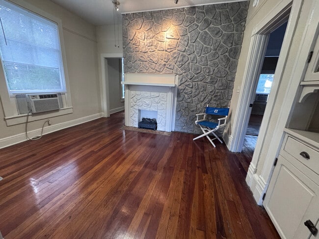 114 NE Tuscawilla Ave, Ocala, FL 34470 - photo 2