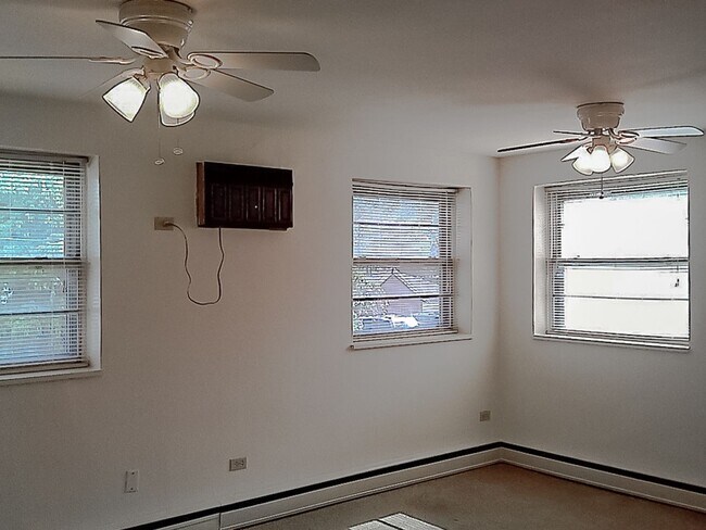 Clark Street Apartments by Royse + Brinkmeyer, Champaign, IL 61820 - photo 7