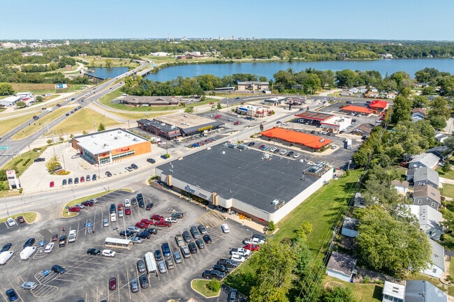 The South Towne Plaza is a convenient shopping and dining spot near Devonshire.