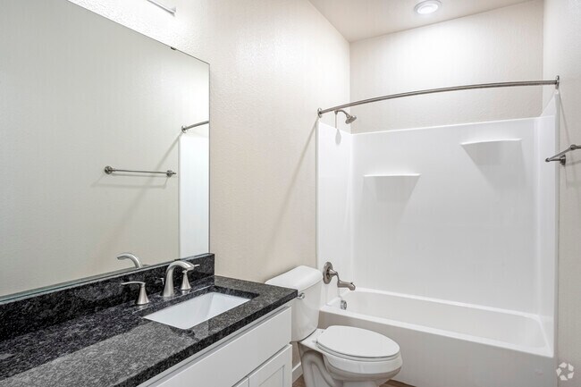 1BR, 1BA - 701SF - Bathroom