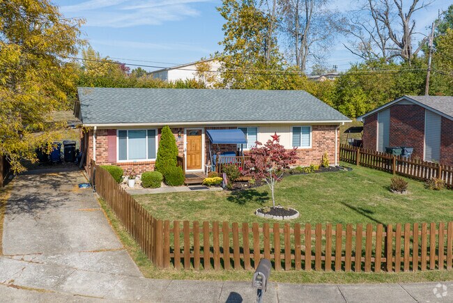 Most homes in River Park sit on lots that are between .15 and 4. acres.