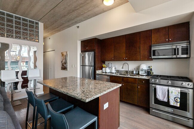 SIX30 North Franklin Condos unit 709, Chicago, IL 60654 - photo 6