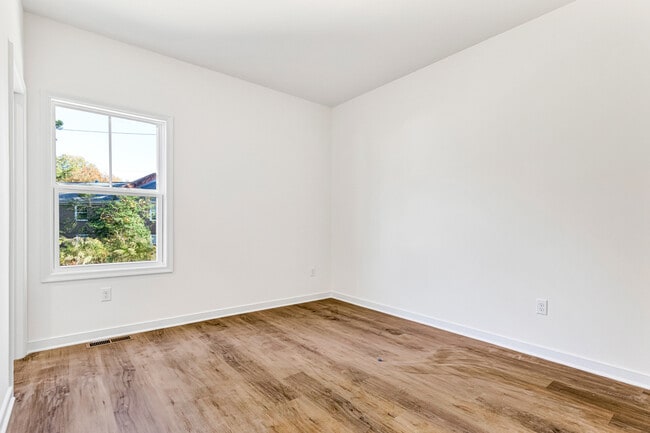 4212 Poplar Village Dr, Chester, VA 23831 - photo 3