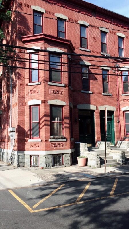 61 James St, Newark, NJ 07102
