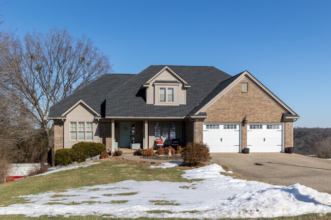 Homes in Frankfort have an average value of around $305,000.