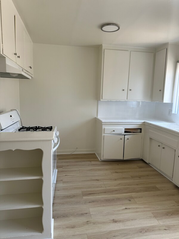 8200 Owensmouth Ave unit 5, Los Angeles, CA 91304 - photo 2