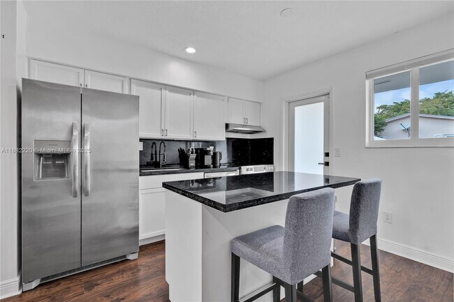 1001 NE 110th St, Biscayne Park, FL 33161 - photo 6