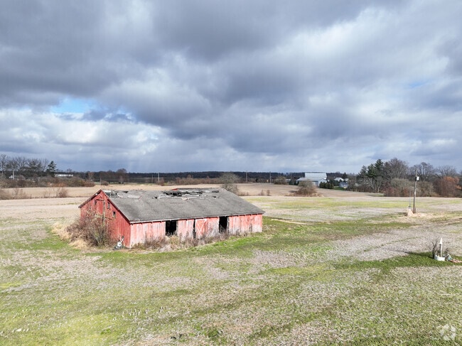An old barn resting in a Radnor pasture.