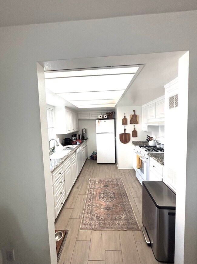 501 18th St unit C, Huntington Beach, CA 92648 - photo 7