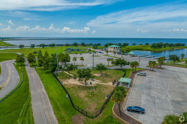 Bonnabel Park Dog Park overview in Bucktown, LA.