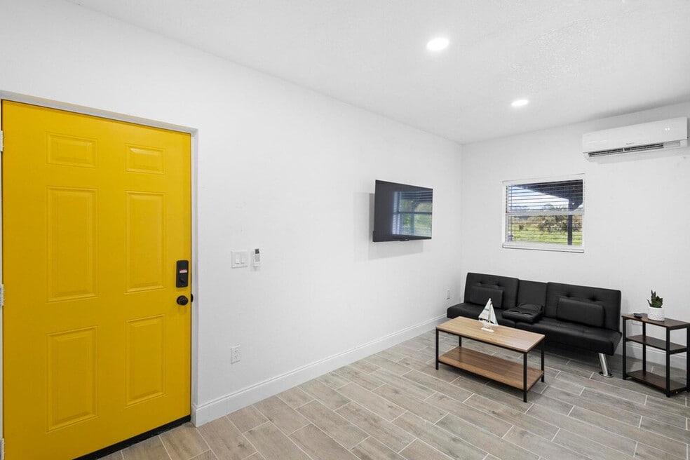 1882 Lake St unit ID1094219P, Oviedo, FL 32765 - photo 1