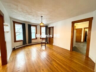 31-33 Rich St, Waltham, MA 02451