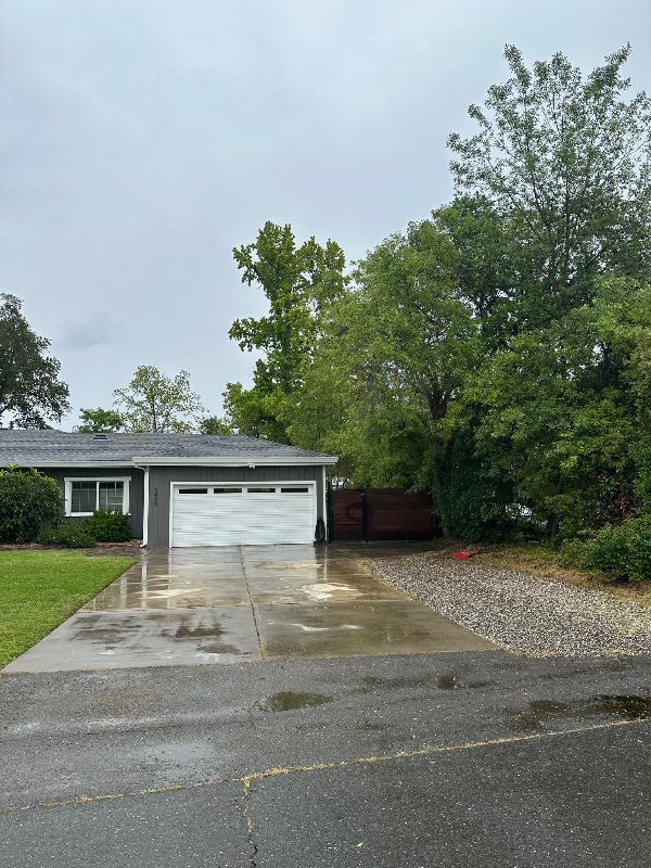 3430 W Country Club Ln, Sacramento, CA 95821