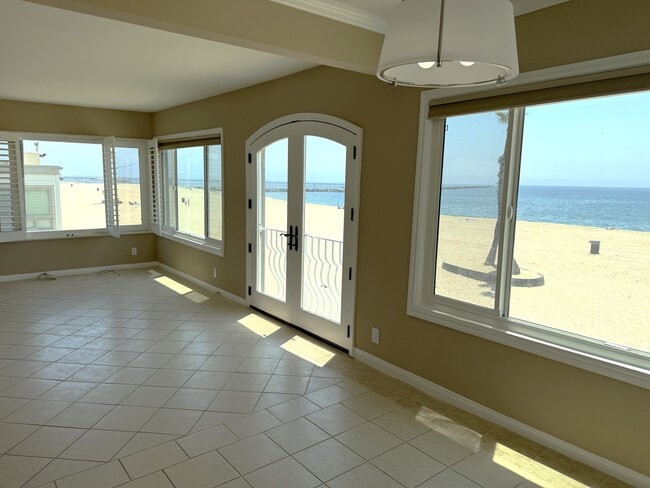 1319 E Seal Way unit B, Seal Beach, CA 90740 - photo 4