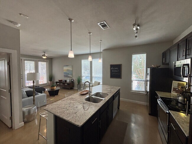 4300 Cromwell Dr unit b3, Kyle, TX 78640 - photo 4